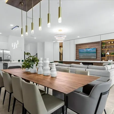 10 Bedrooms 9 Bathrooms Paradiso Grande 6216Ss-3